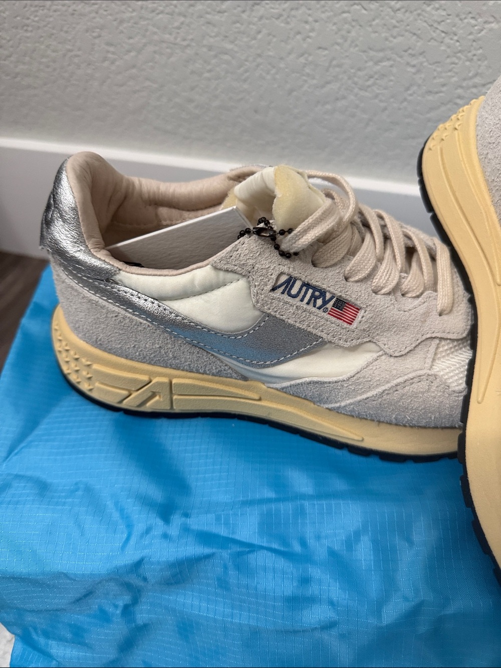 Autry Women's Beige Suede Retro Runner Sneakers - Picture 2 of 8